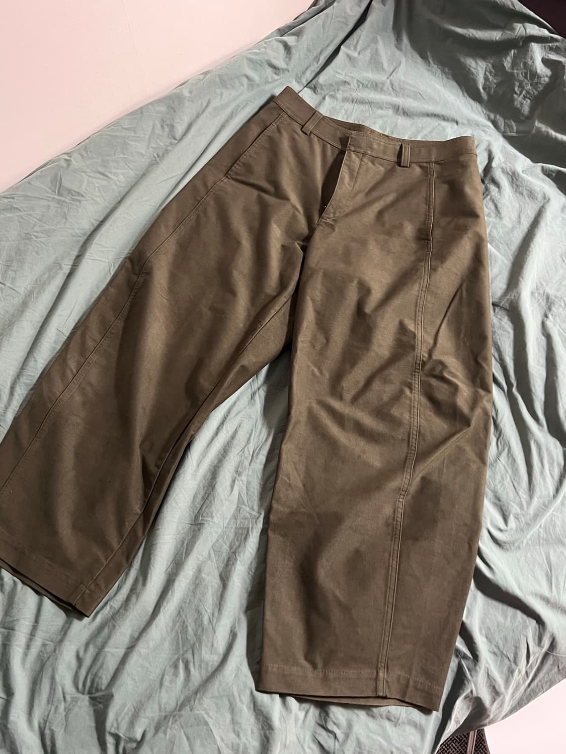 유니클로 저지배럴팬츠 카키 상품이미지1