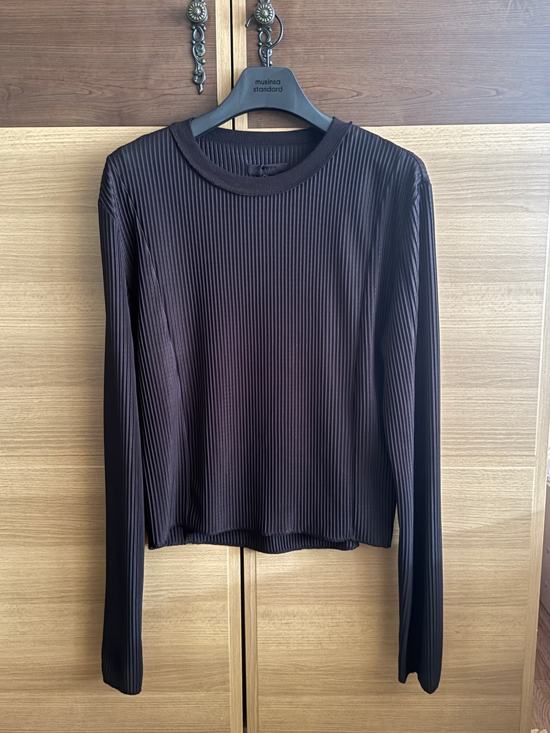 [새상품] YYYY Vertical Pleated Long Sleeve  상품이미지4