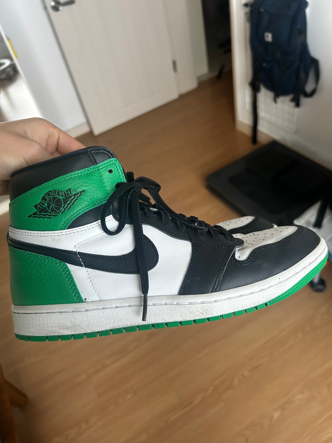조던 1 레트로 하이 OG 블랙 앤 럭키그린 275 상품이미지2