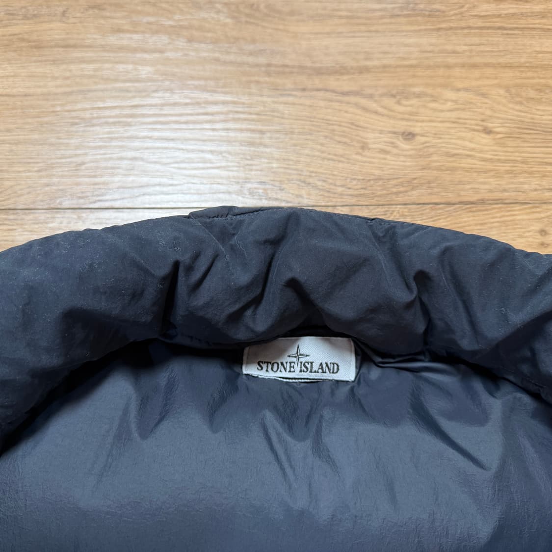 스톤아일랜드 크링클랩스 25fw 논후드 블랙 상품이미지3