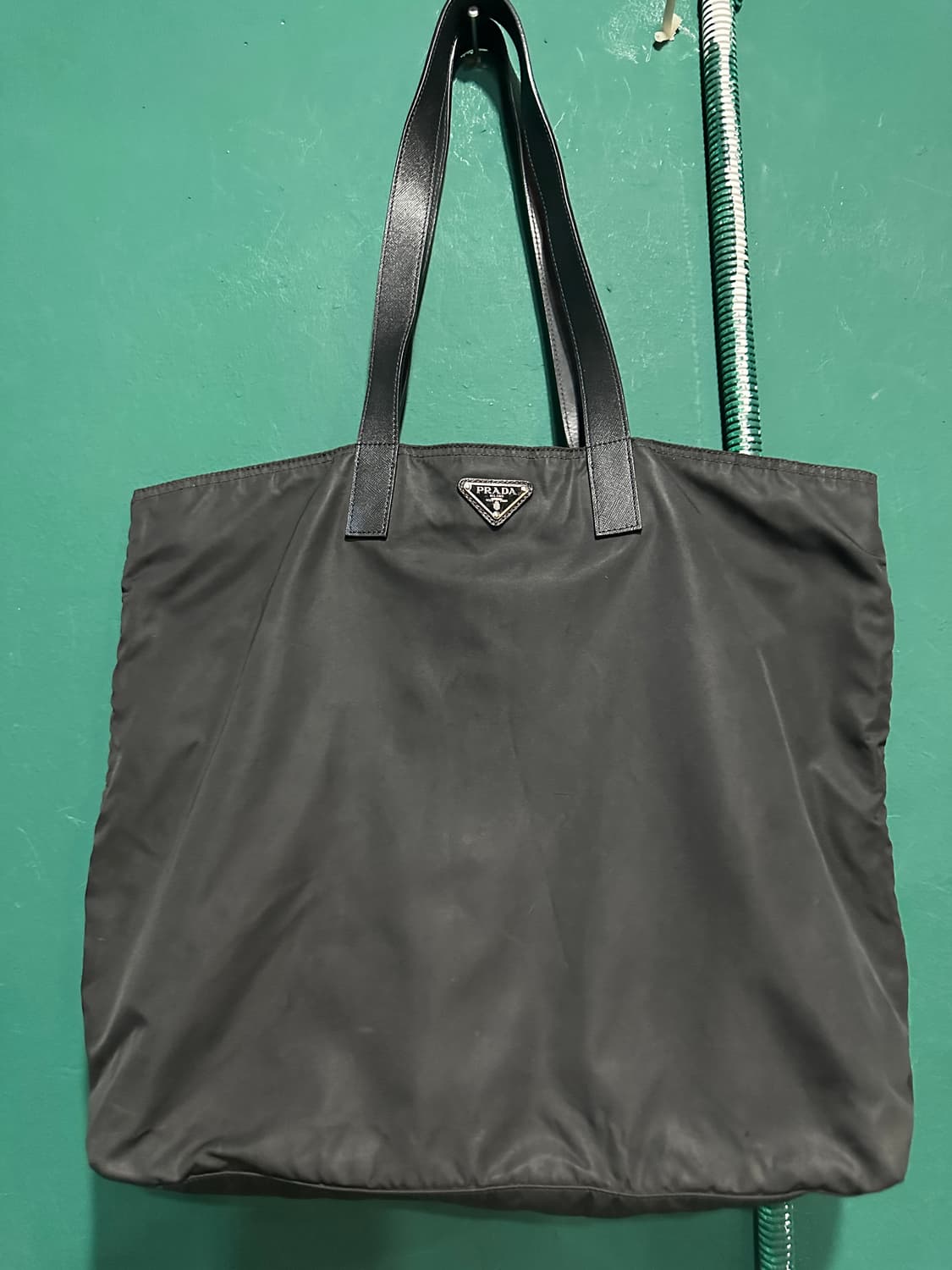 프라다 나일론 숄더백 상품이미지1