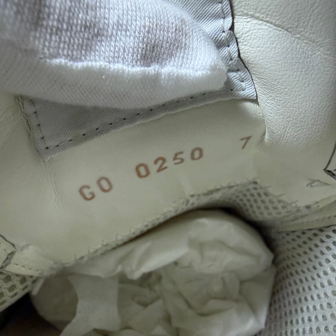 루이비통 프리즘 모노그램 런어웨이 스니커즈 상품이미지7