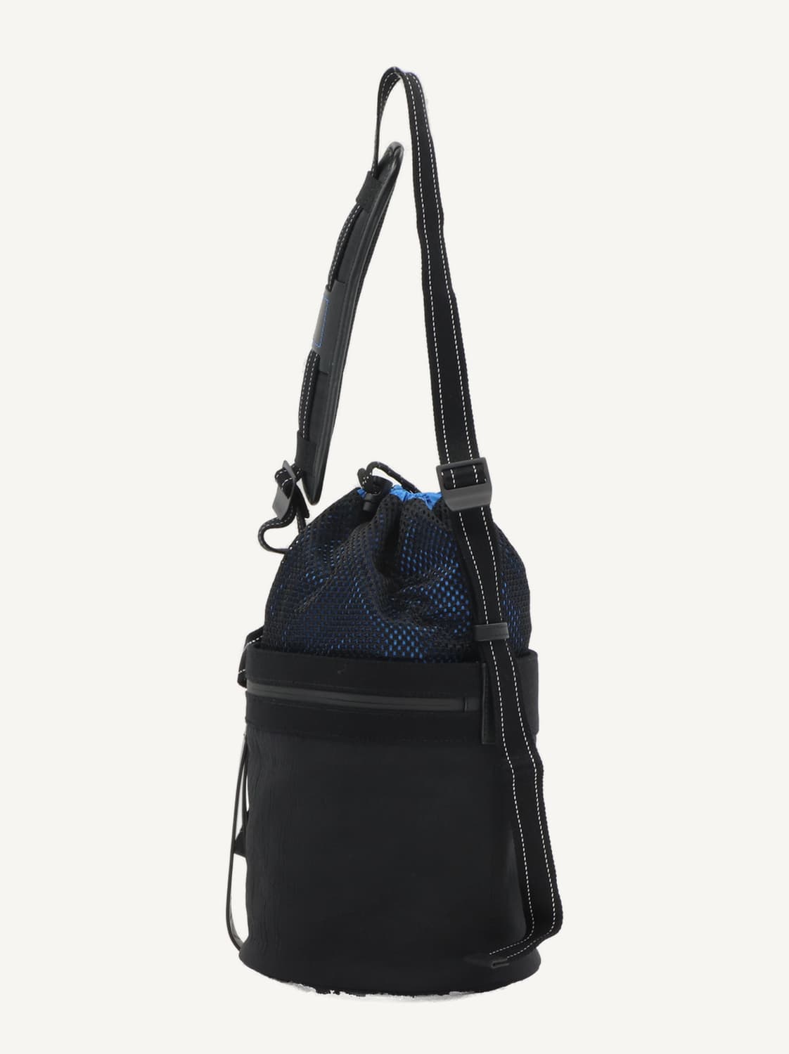 보테가베네타 나일론 버킷백 상품이미지2