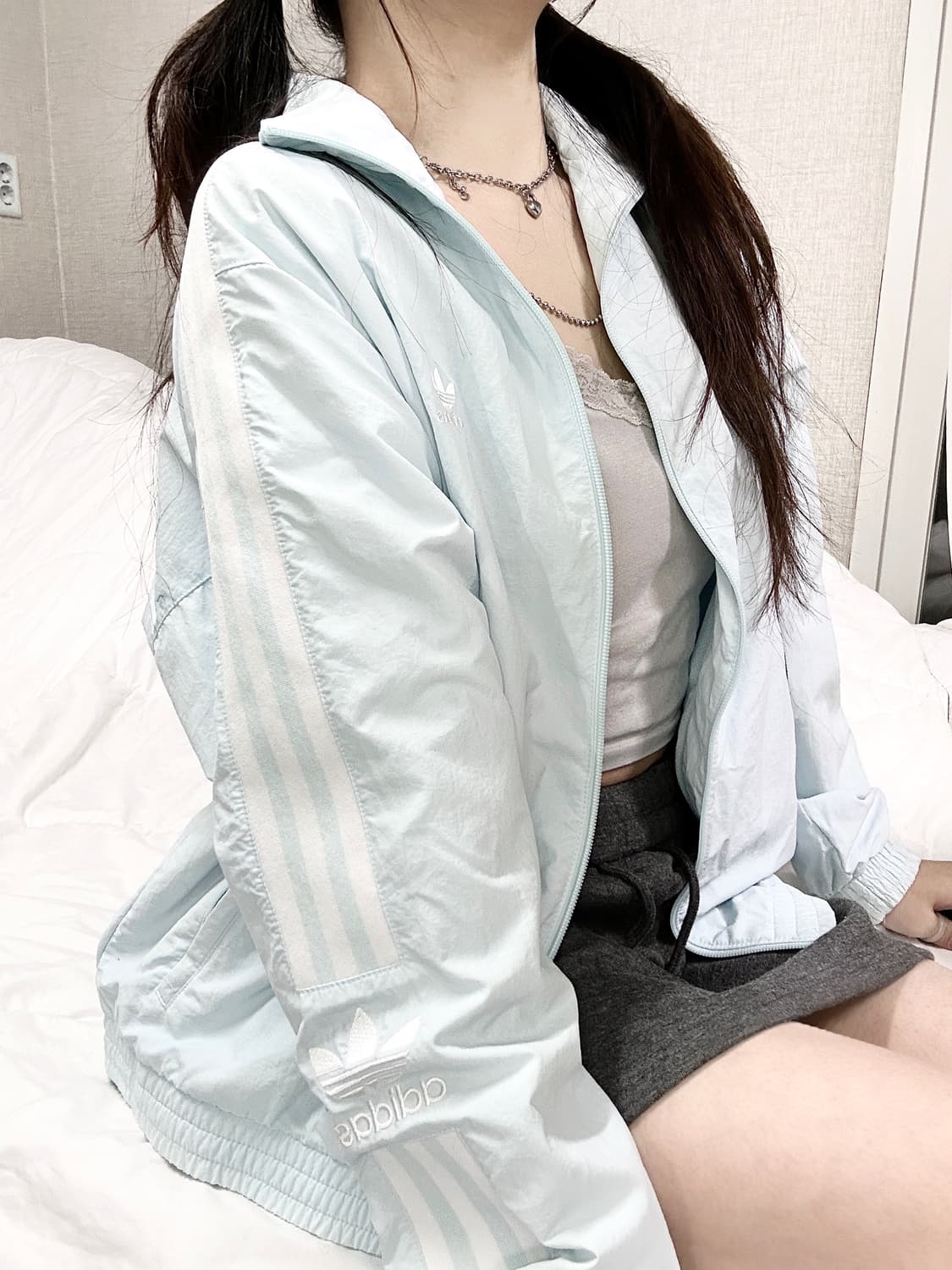 아디다스 자수로고 뮤트하늘 바람막이 상품이미지2