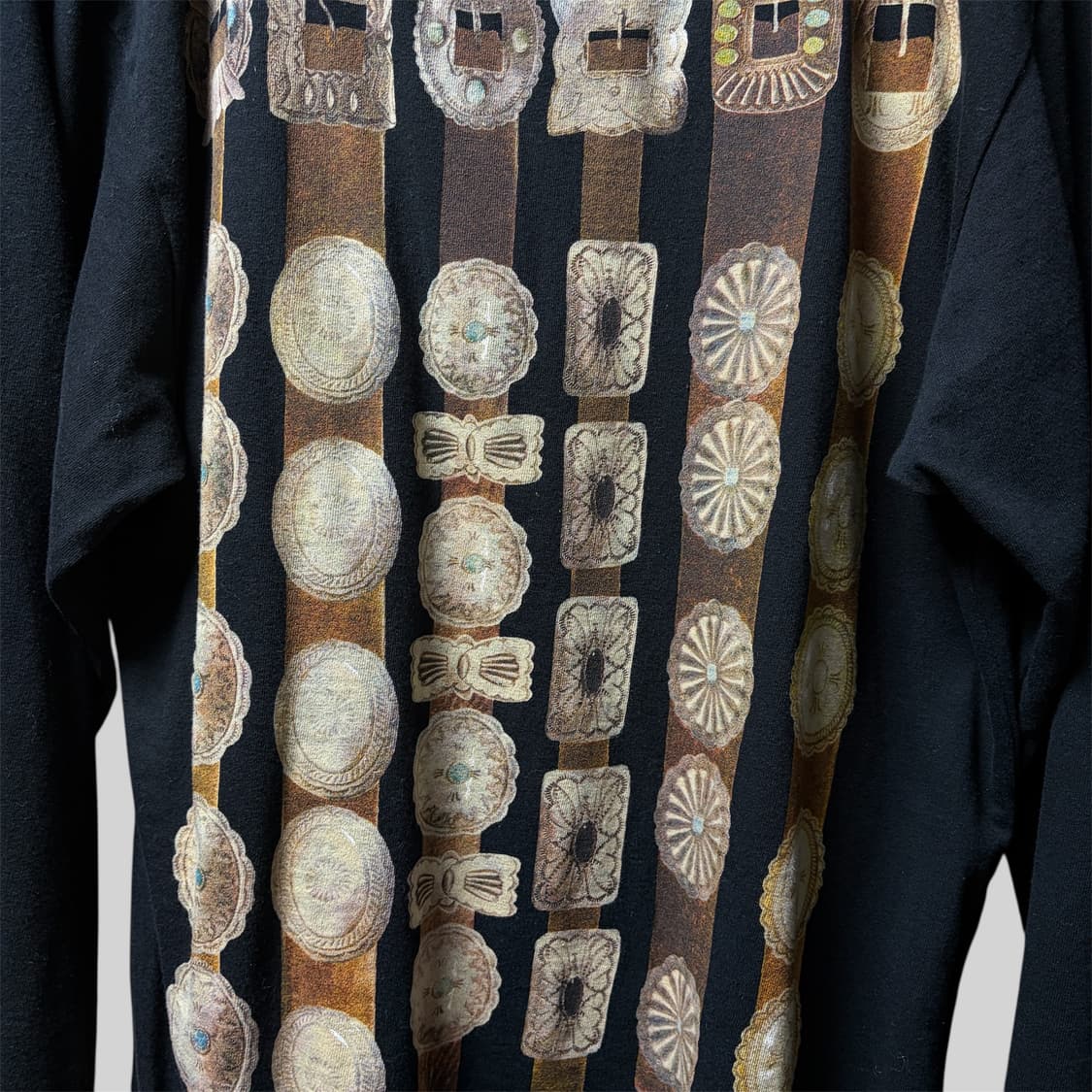 캐피탈 20 커튼 콘초 프린트 저지 크루 롱 티셔츠 블랙 3 상품이미지2