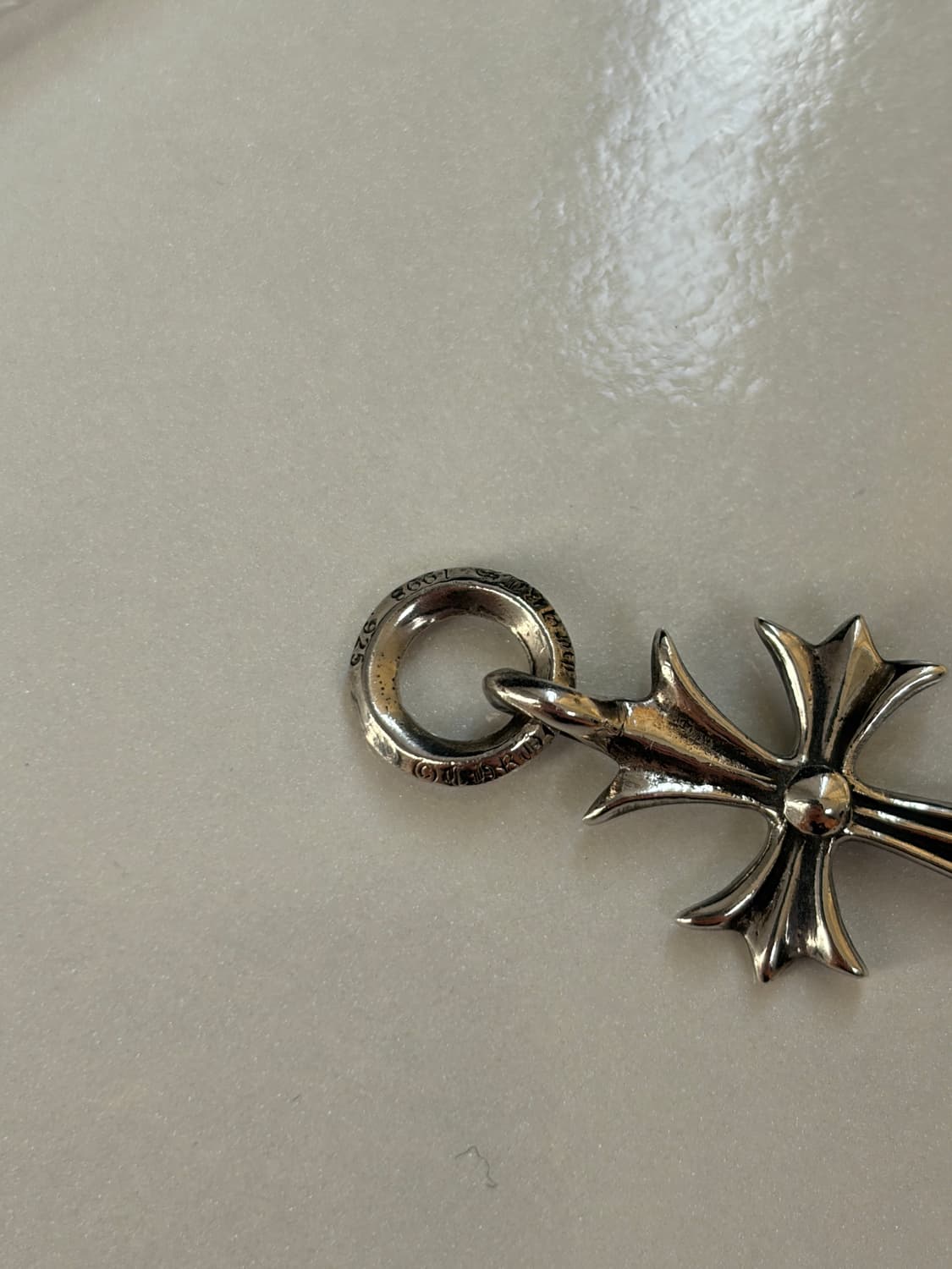 크롬하츠 타이니 크로스 참 상품이미지4