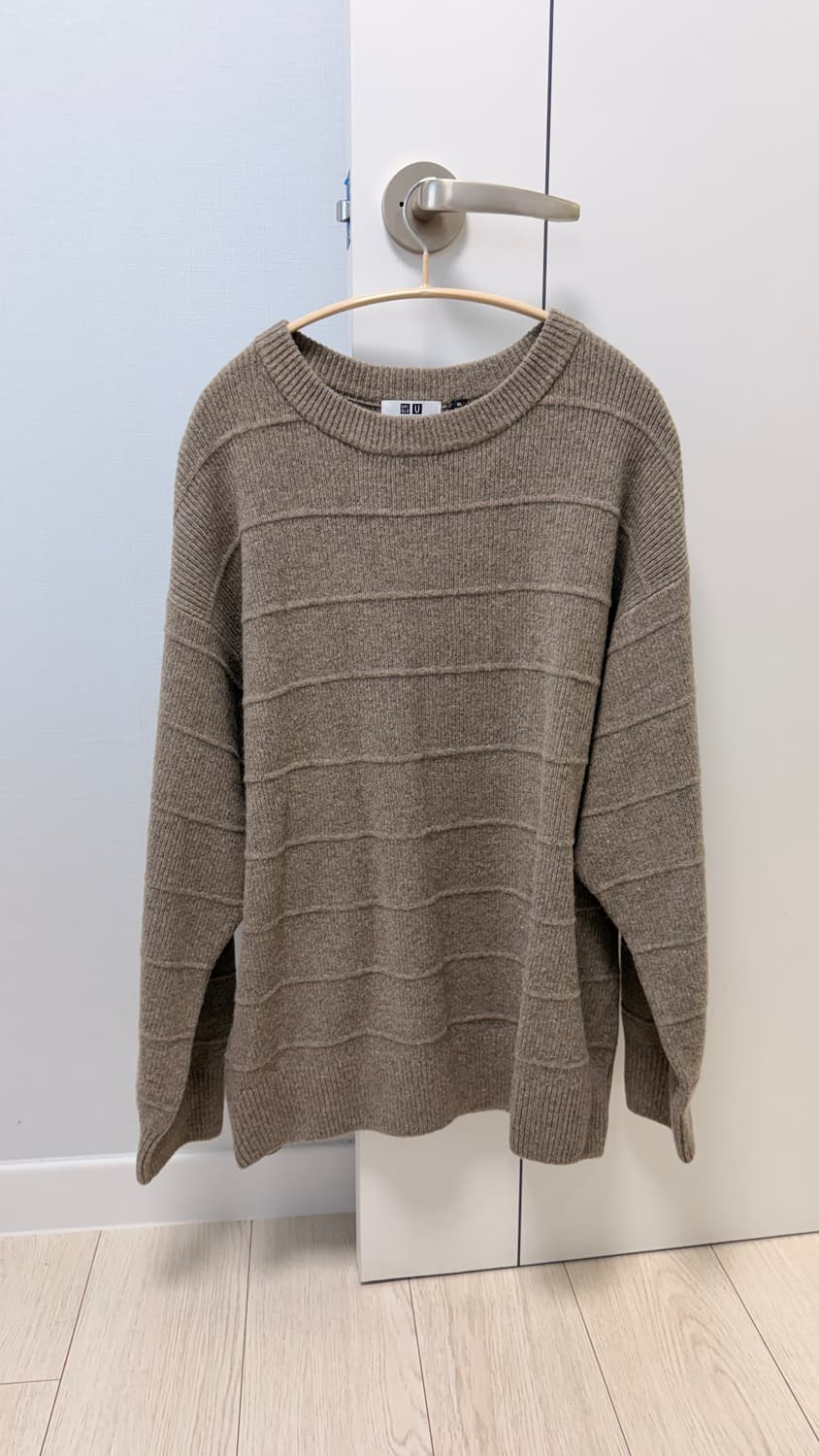 유니클로 램스울 크루넥 스웨터 카키 상품이미지3