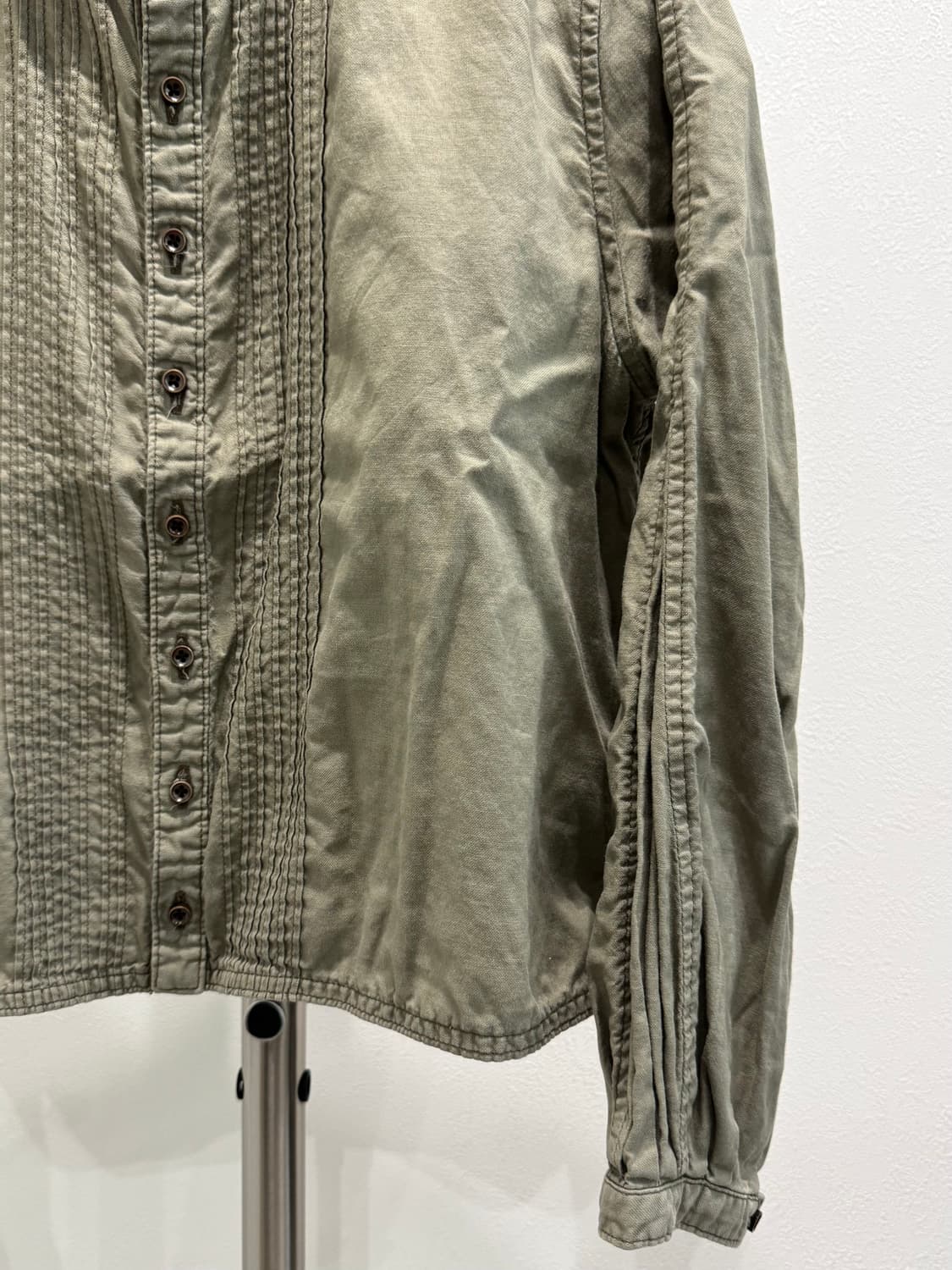 캐피탈 크롭 카키 논카라 셔츠 상품이미지2