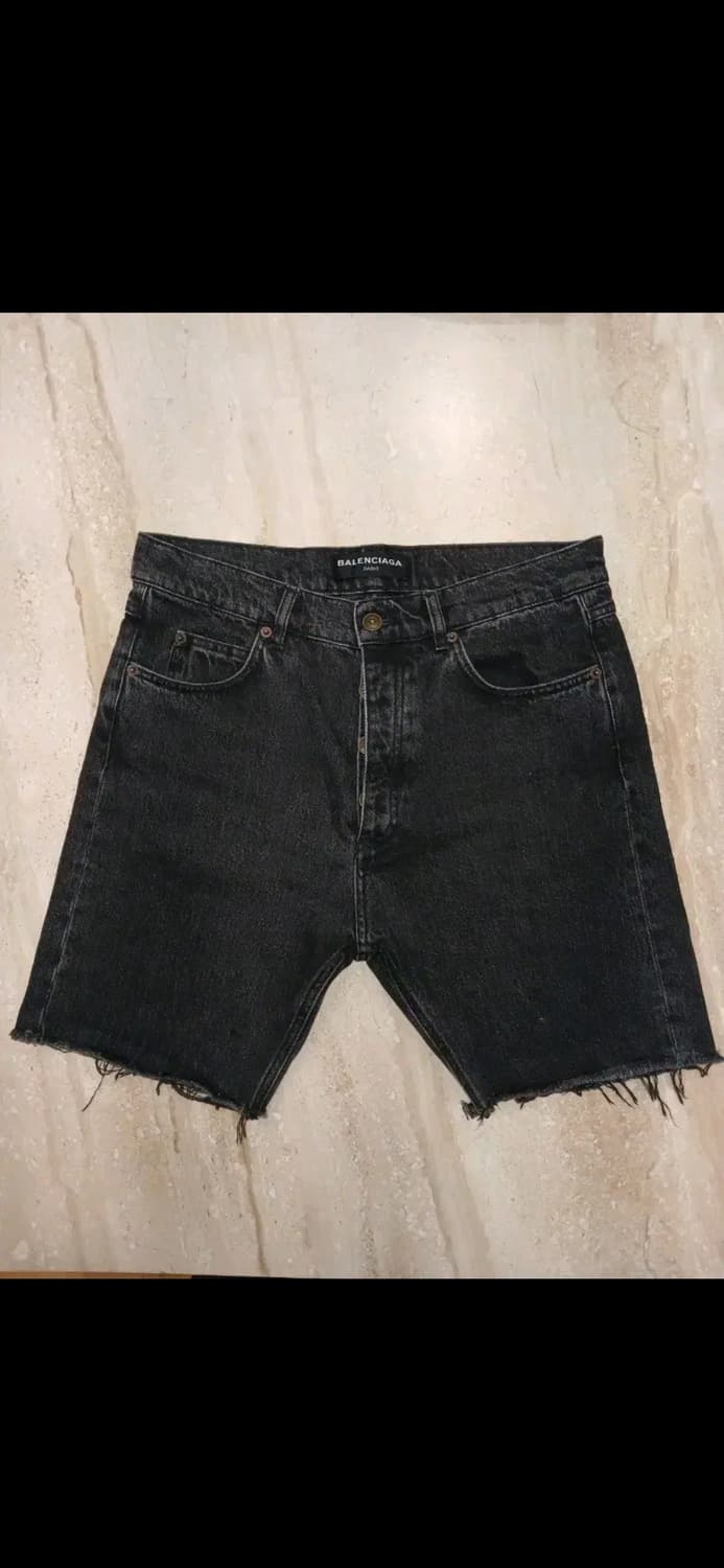 BALENCIAGA WASHED BLACK DENIM SHORTS 상품이미지1