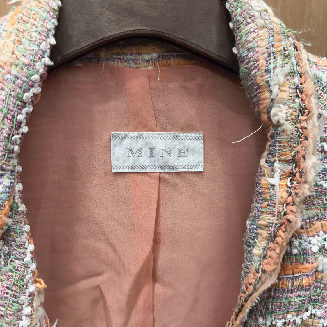 마인 트위드 자켓 멀티 스트라이프 프린지 숄 카라 디테일 레귤러핏 핑크 상품이미지6