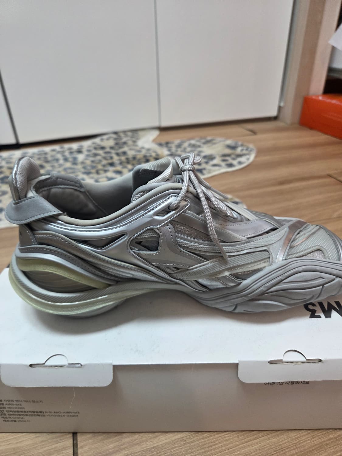 발렌시아가 타이렉스 실버 상품이미지3