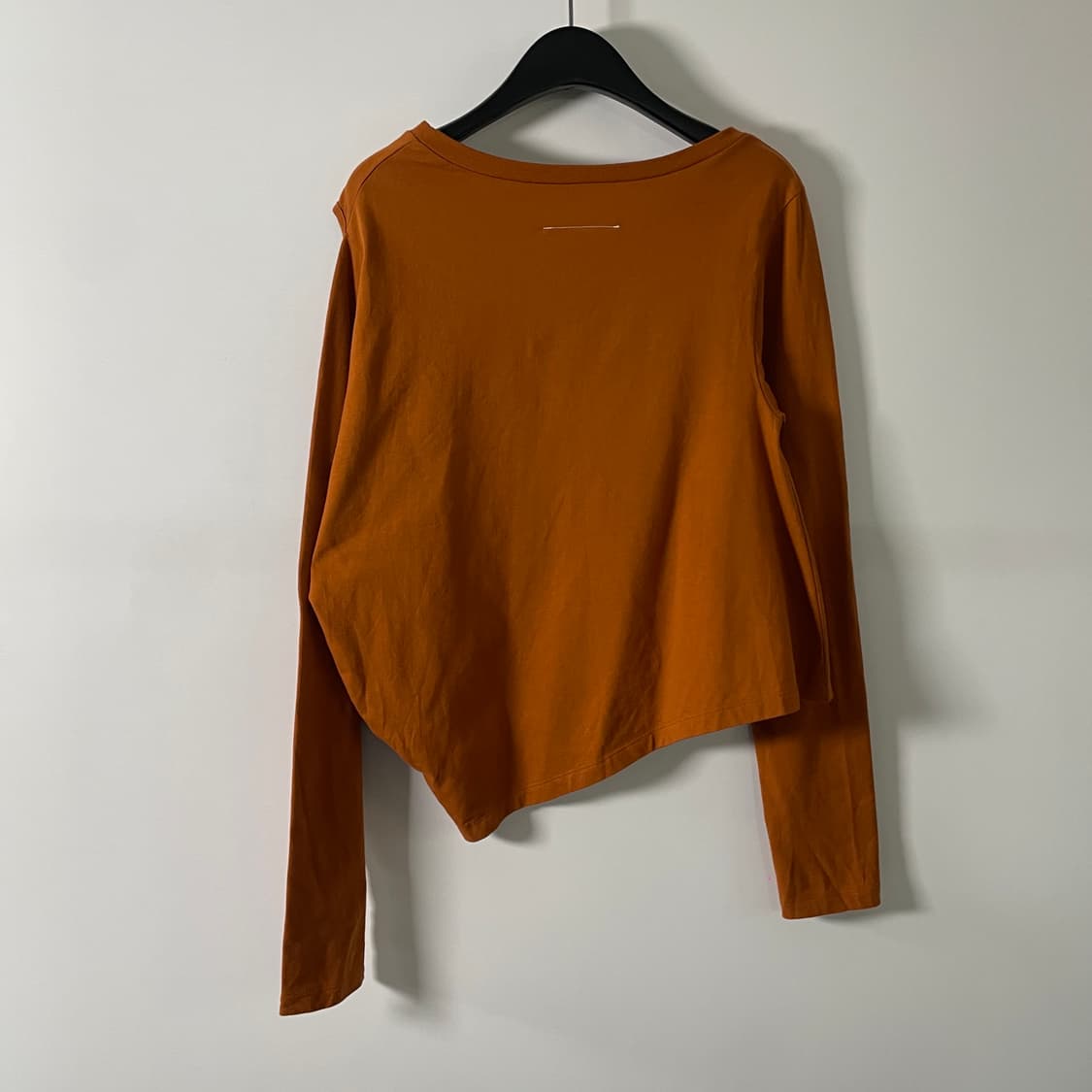 마르지엘라 MM6 비대칭 트임 롱슬리브 긴팔티 (on.734)   상품이미지2