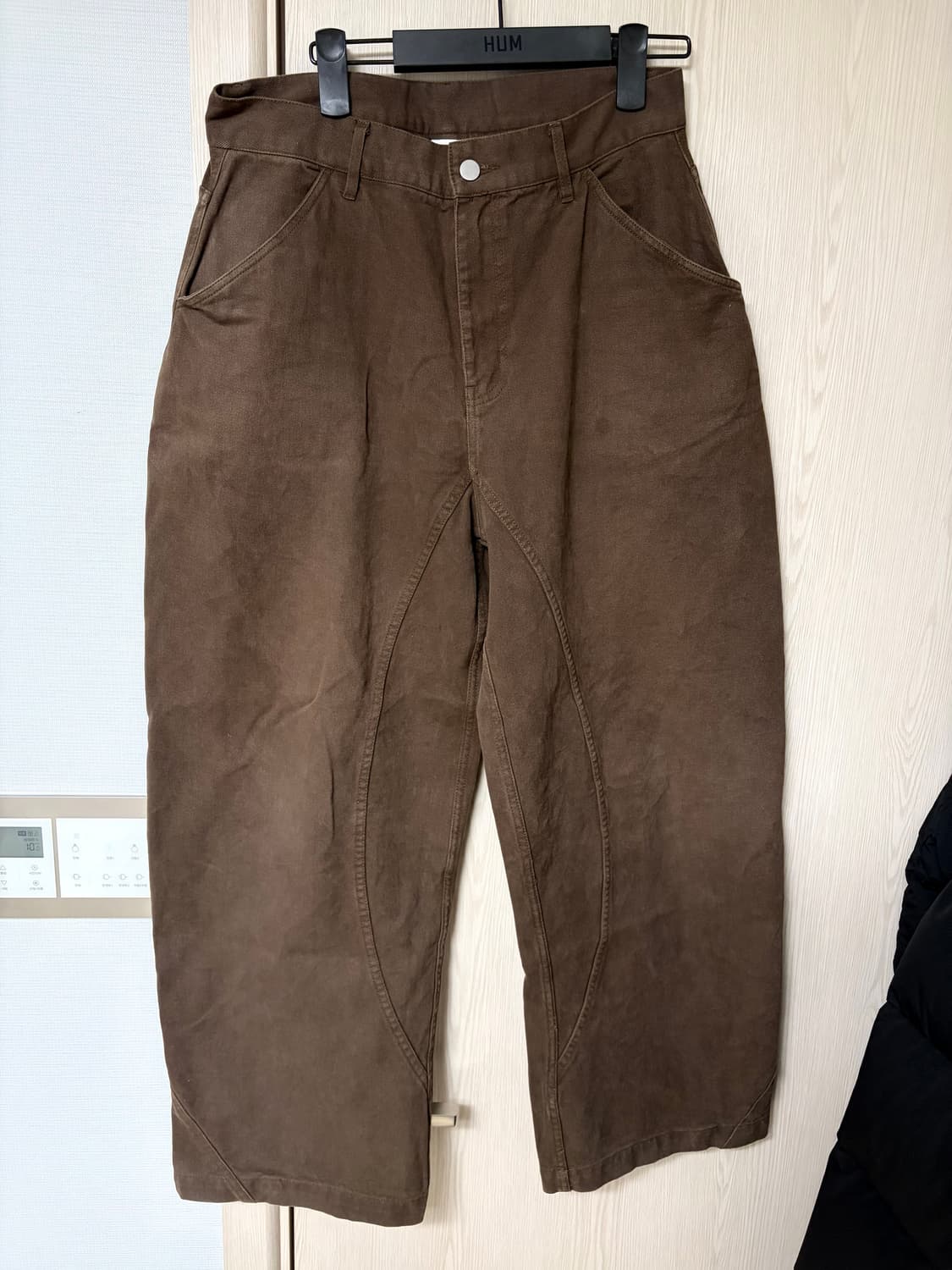 브라운 커브드 치노 팬츠 L 상품이미지1