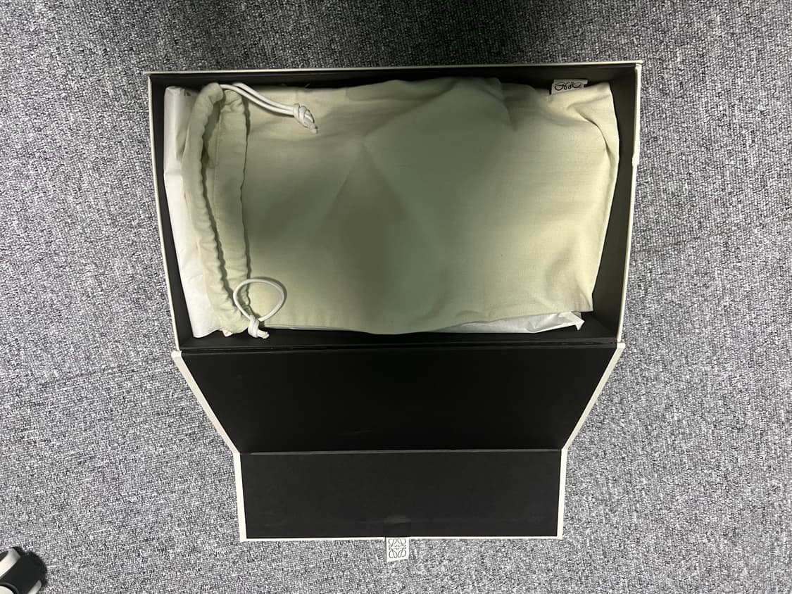 로에베 폴리오 Loewe folio (42) 상품이미지5