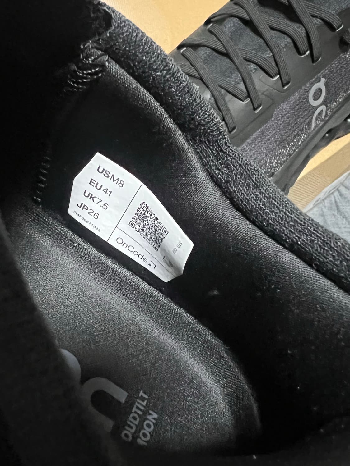 온러닝 클라우드틸트 문 블랙 260팝니다 상품이미지2