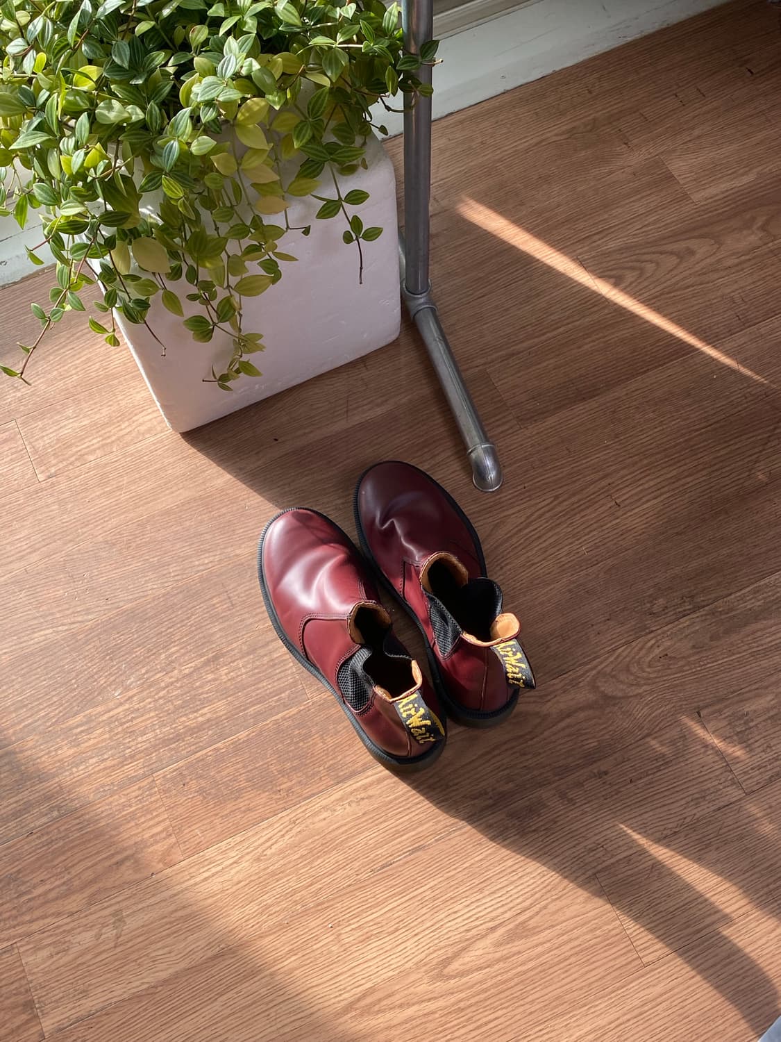 닥터마틴 2976 체리레드 상품이미지1