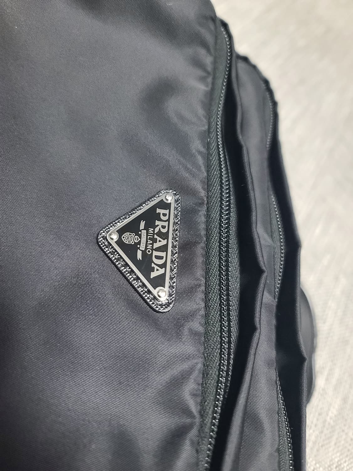 프라다 백팩 2vz101 캐리어백팩 리나일론 사피아노 백팩 상품이미지3