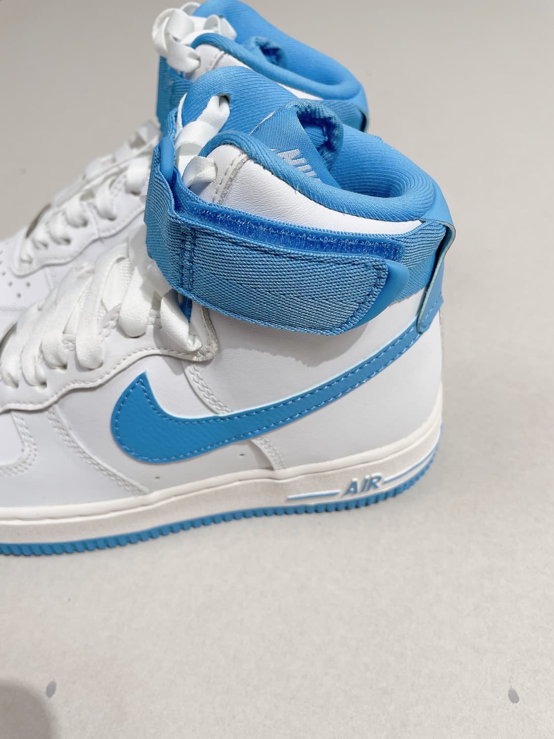 (정품/새상품) 나이키 여성 스카이블루 에어포스 하이 스니커즈 상품이미지7