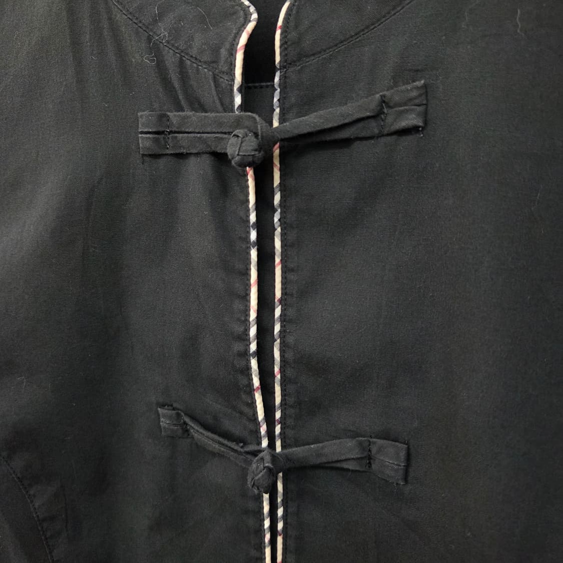 버버리 블랙 차이나 카라 반팔 셔츠 여s 상품이미지4