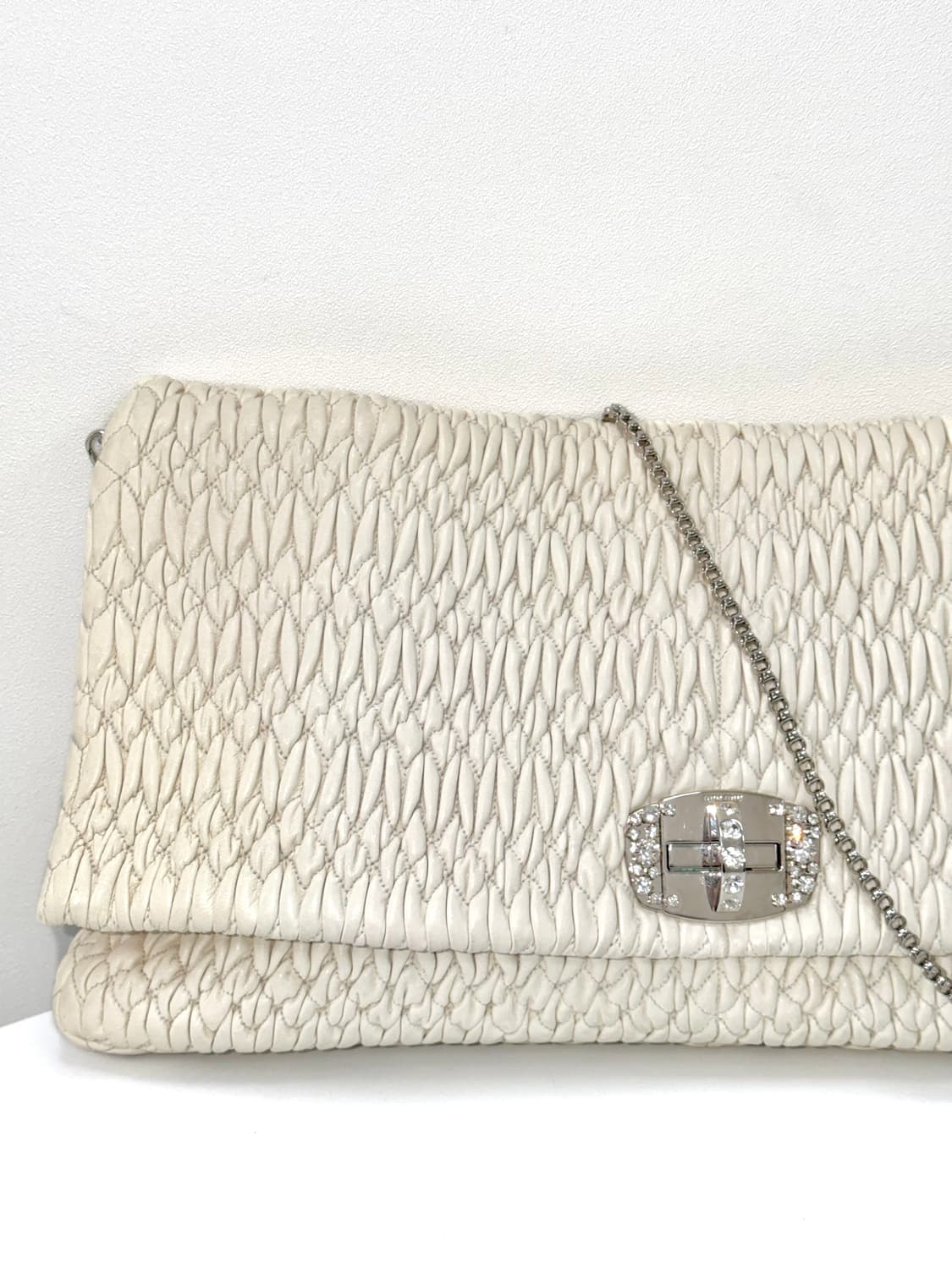 미우미우 마테라쎄 크리스탈 턴락 클러치 빅 크로스백 상품이미지1