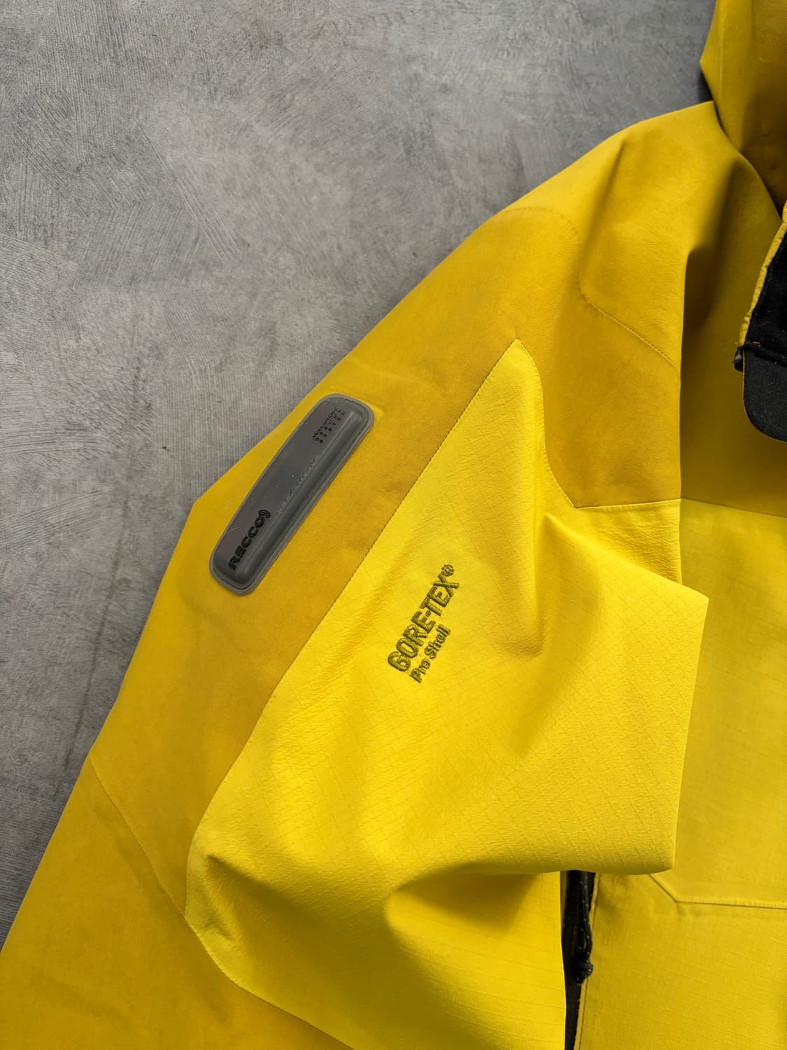 Arc'teryx 아크테릭스 옐로우 스팅레이 고어텍스 자켓 상품이미지7