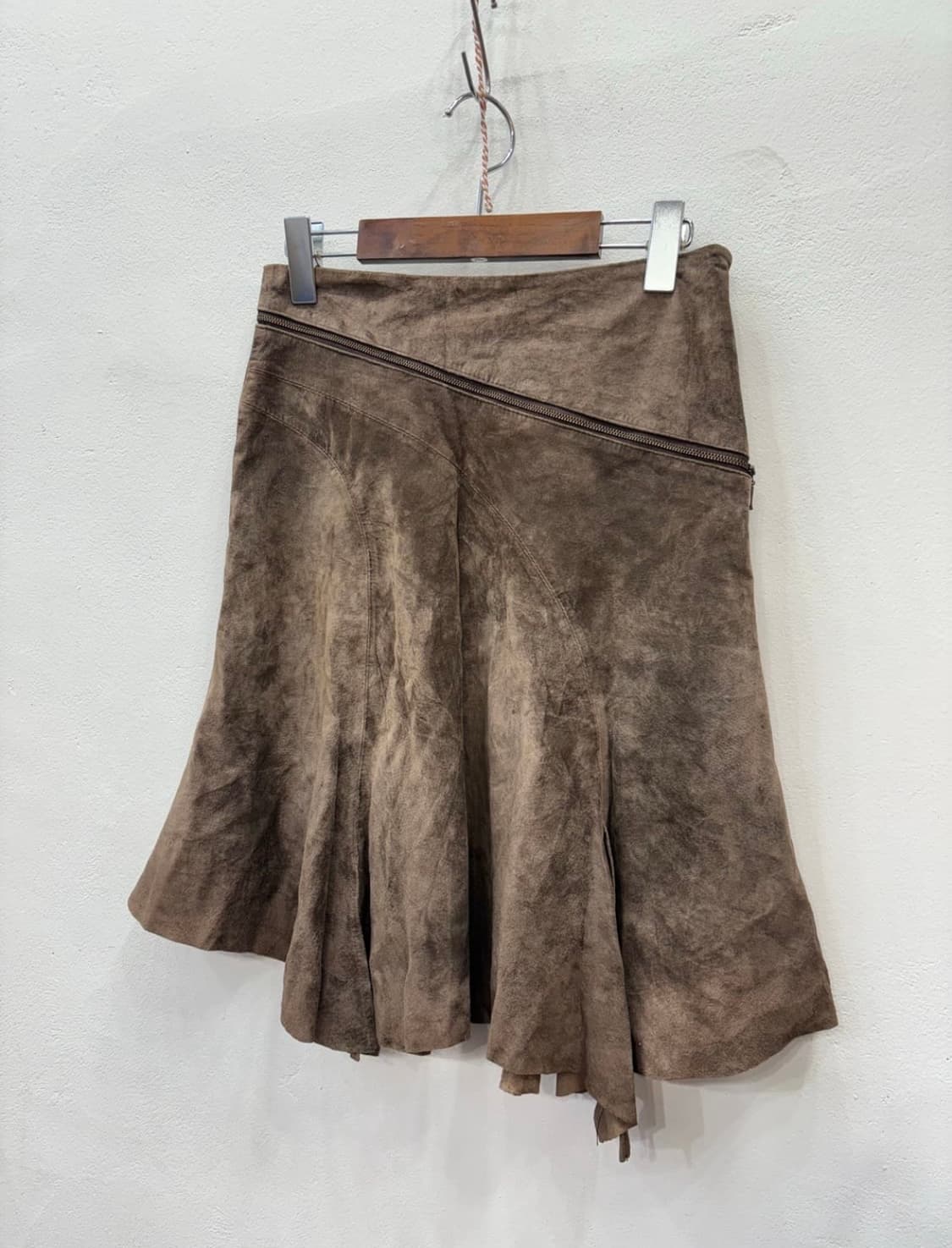 돈피 언발 미디 스커트 상품이미지1