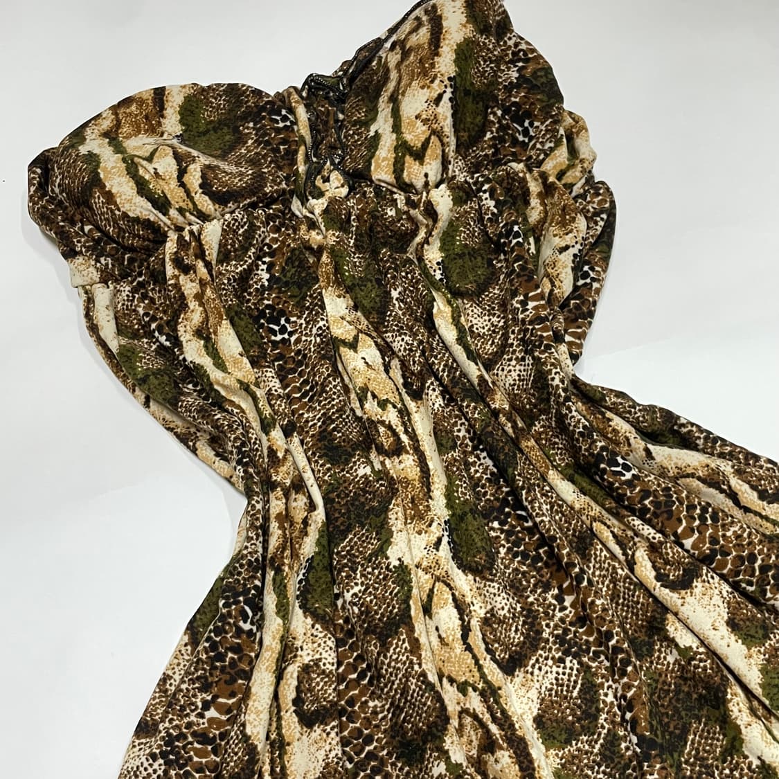 Shop 502 갸루 파이톤 원숄더 원피스 상품이미지2