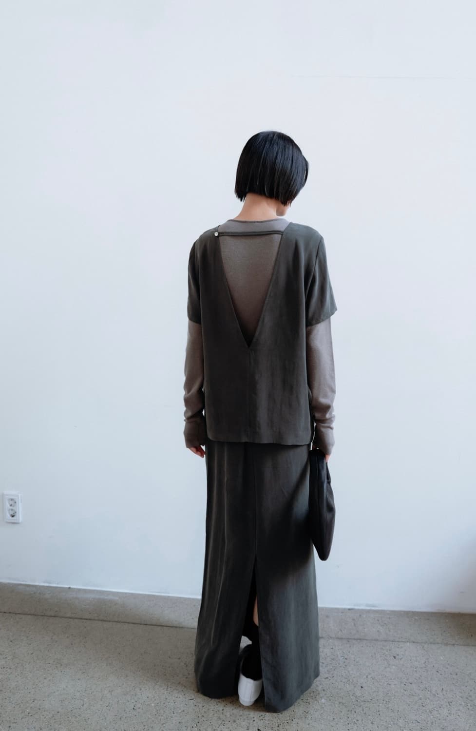 [모노하] 큐프로 백리스 블라우스 - 다크 그레이 (새상품) 상품이미지5