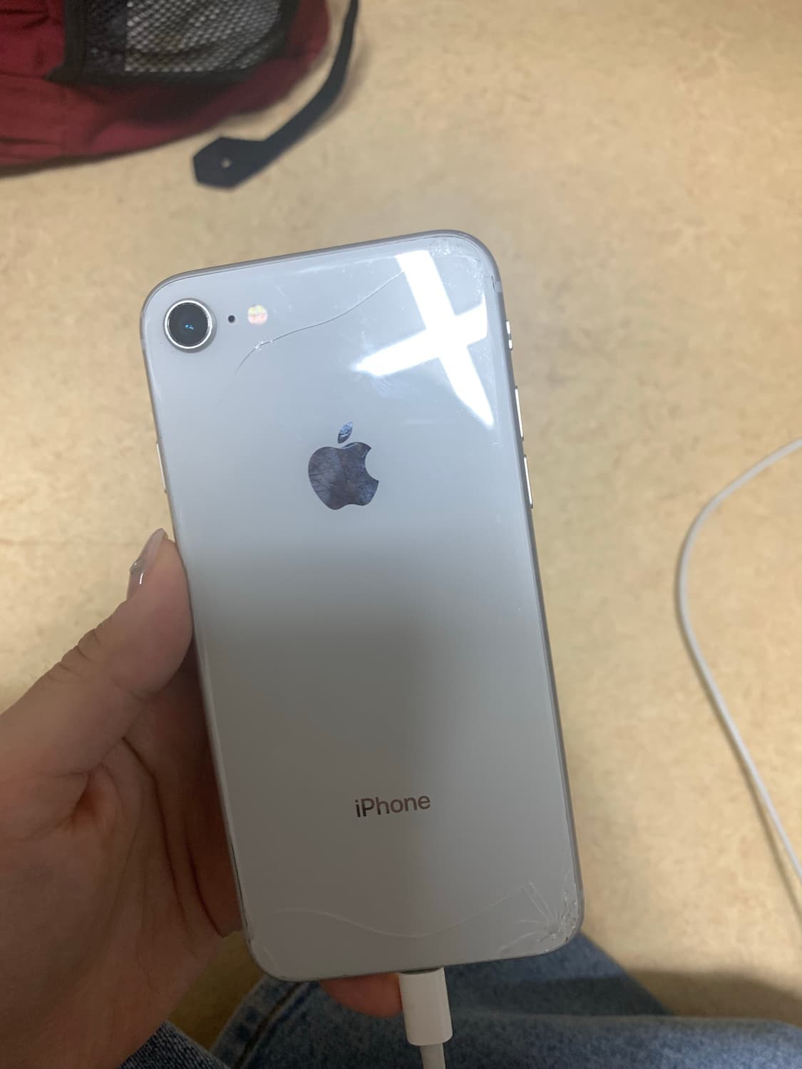 아이폰 8 64GB 76% 작동문제없음 상품이미지3
