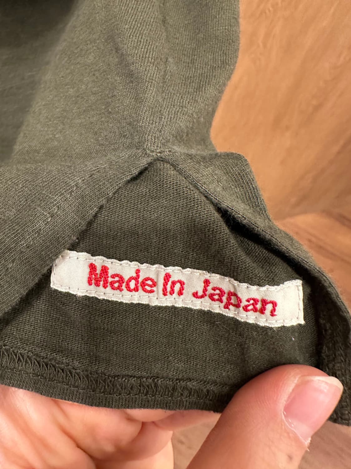 캐피탈 케이프 레이어드 탑 싱글 포켓 사이드 슬릿 디테일 카키 상품이미지6