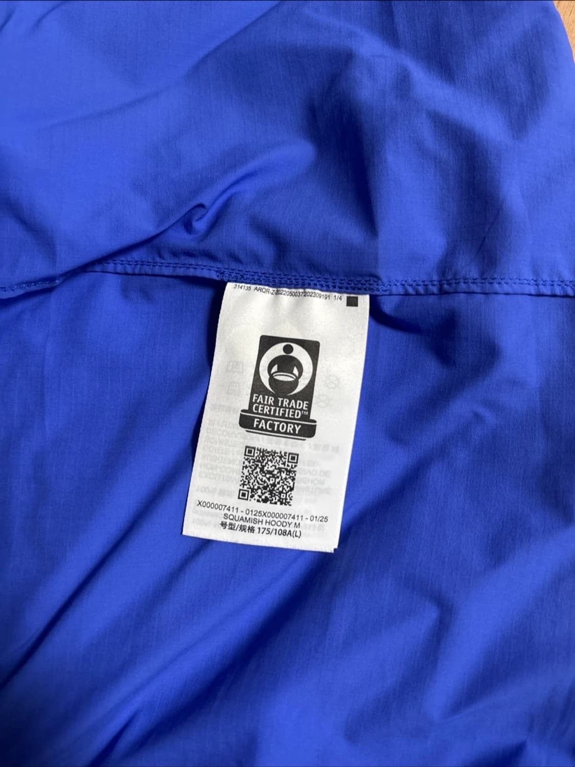 아크테릭스 스쿼미시 후디 일렉트라 색상 L사이즈입니다. 등산이나 캠핑 등 상품이미지3