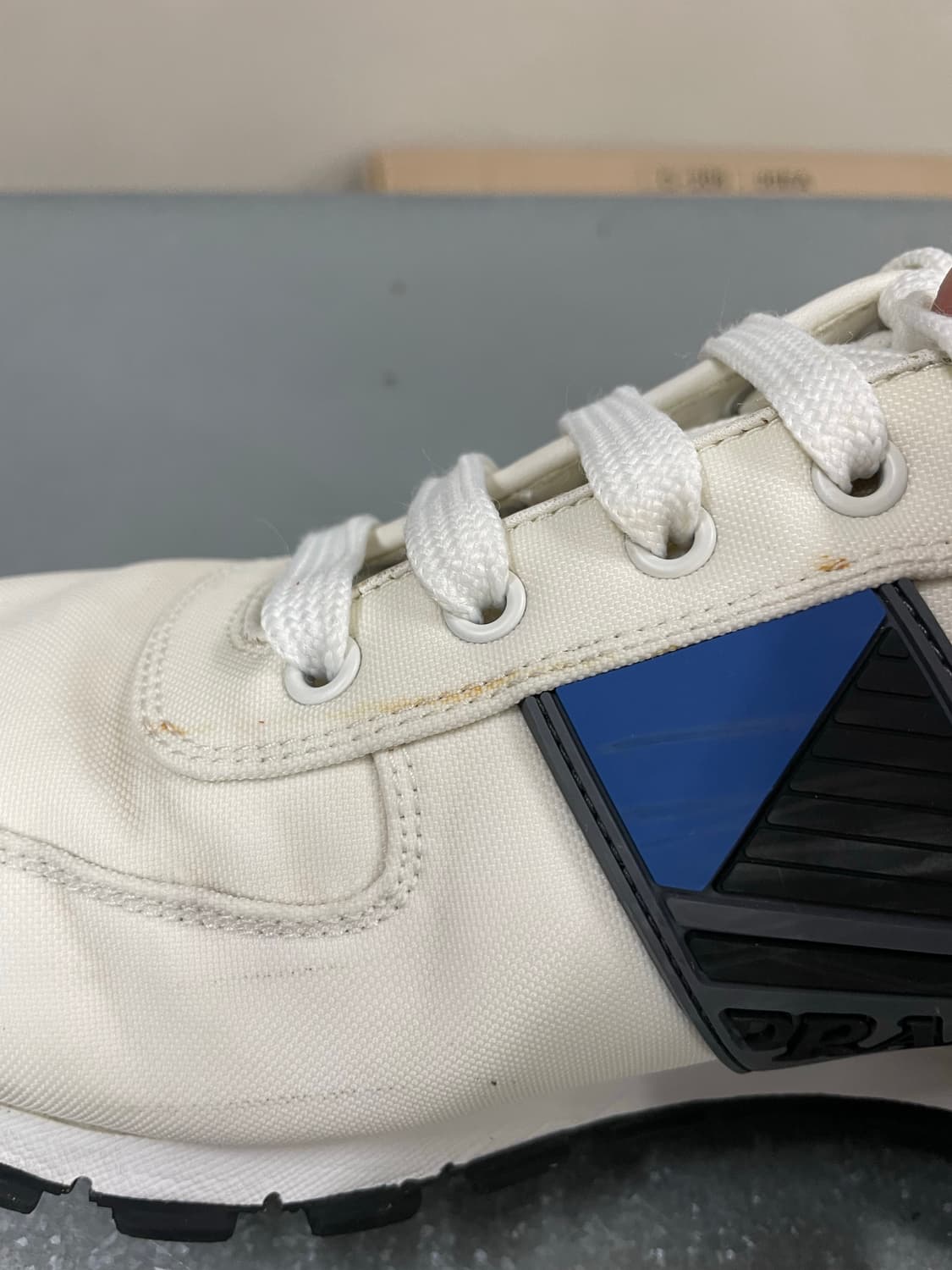 프라다 나일론 로우탑 화이트 265 상품이미지8