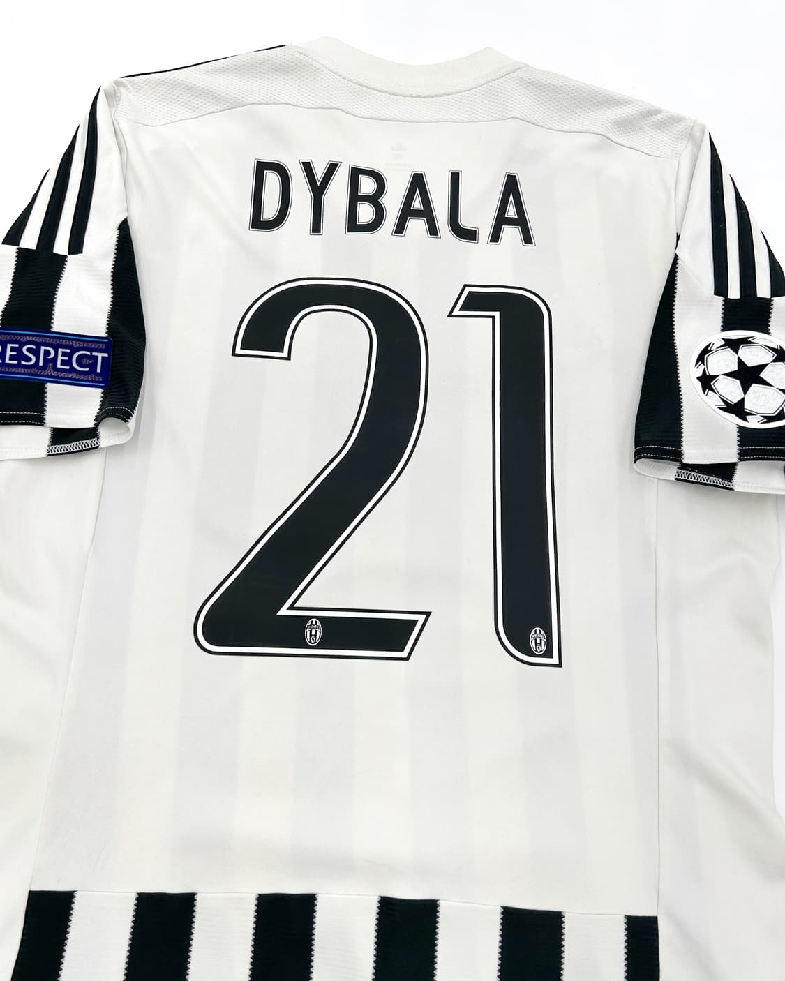  아디다스 15-16 유벤투스 홈 챔스킷 파울로 디발라 상품이미지1