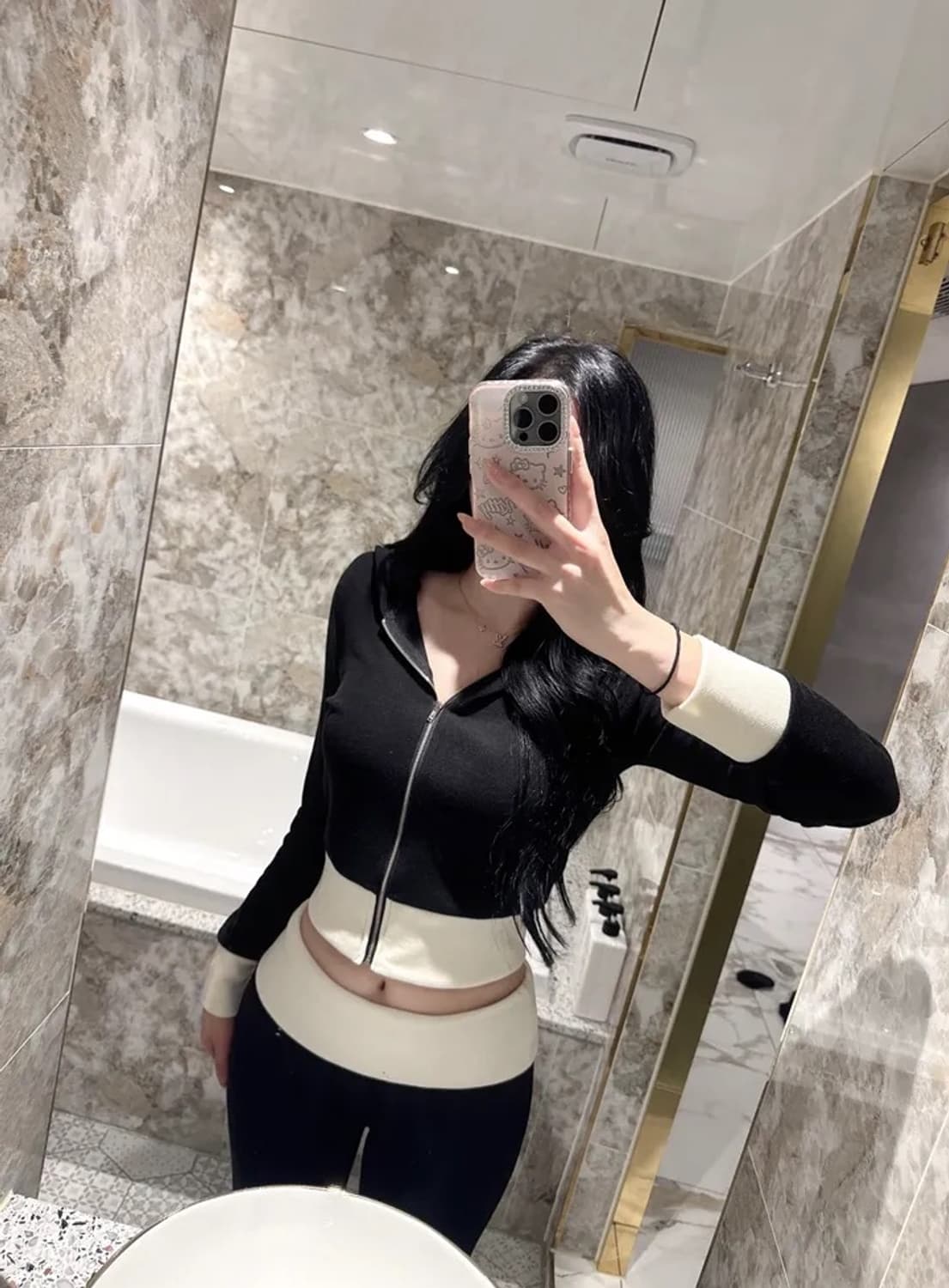 로우 배색 트레이닝복 세트 블랙 에이블리 상품이미지1