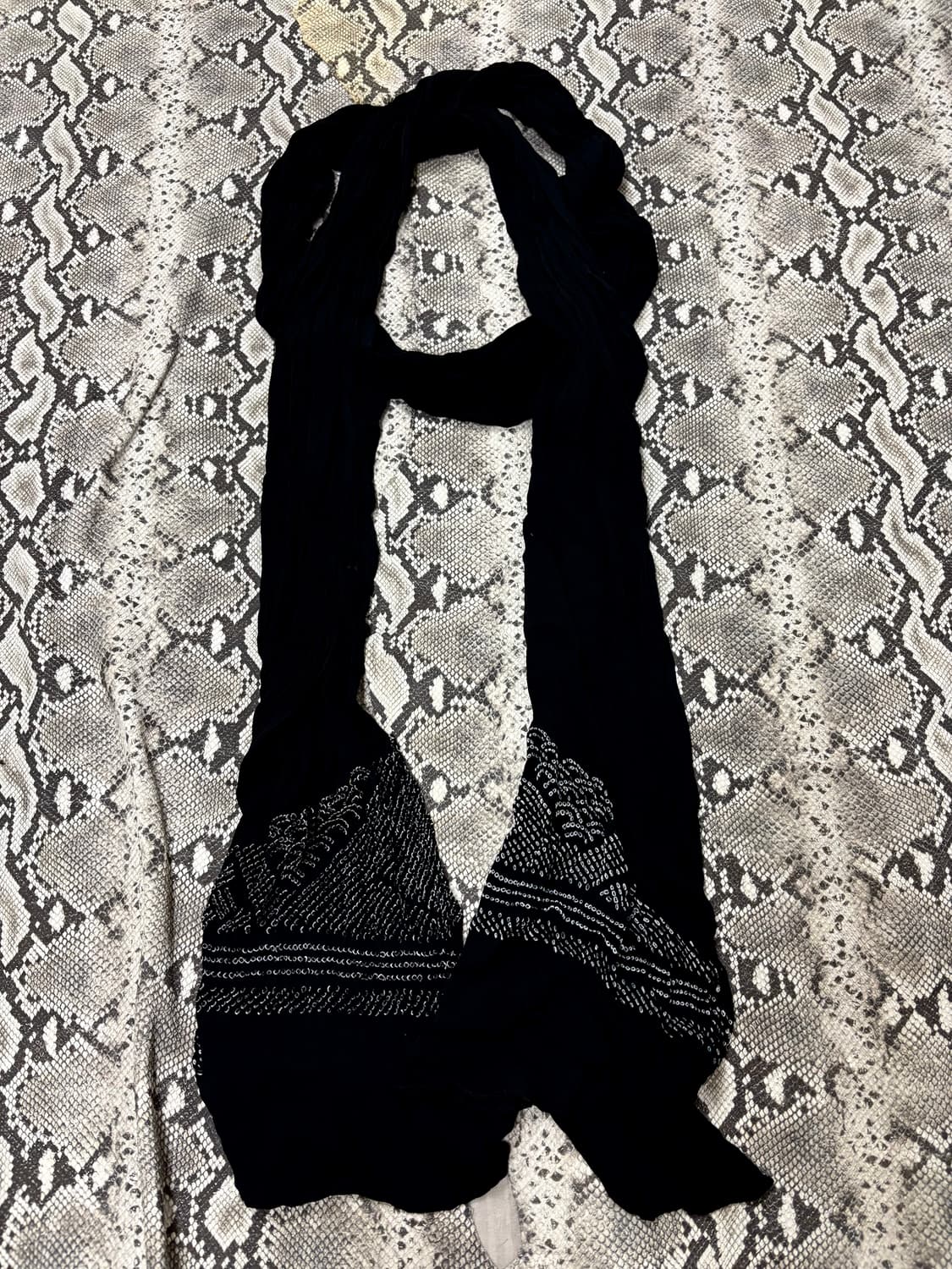 “Vintage” Black Scarf 상품이미지1