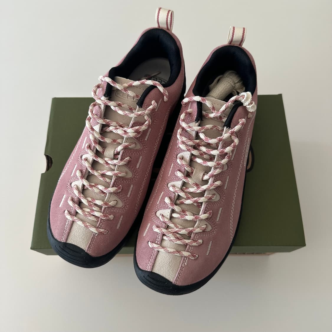 [255새상품]킨(keen) 재스퍼 스니커즈 노스탈지아 로즈 상품이미지2