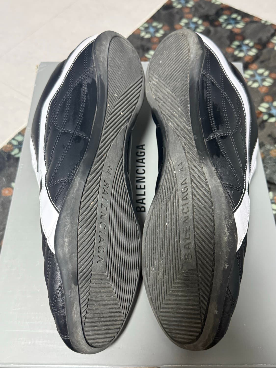 발렌시아가 젠 스니커즈 44사이즈 판매합니다 상품이미지4