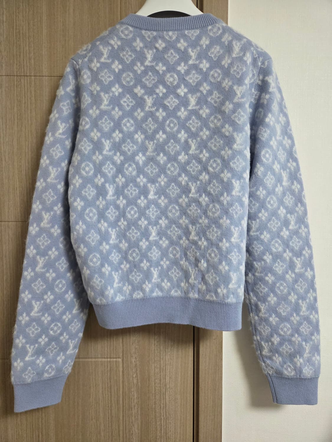 루이비통 한국 신본 한정 여성 가디건 M 상품이미지4