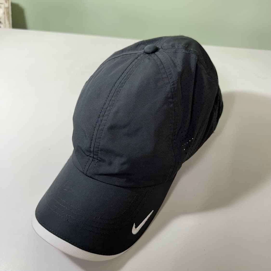 OS 나이키 챠콜 쥐색 DRI-FIT 폴리 시스루 런닝캡 상품이미지2