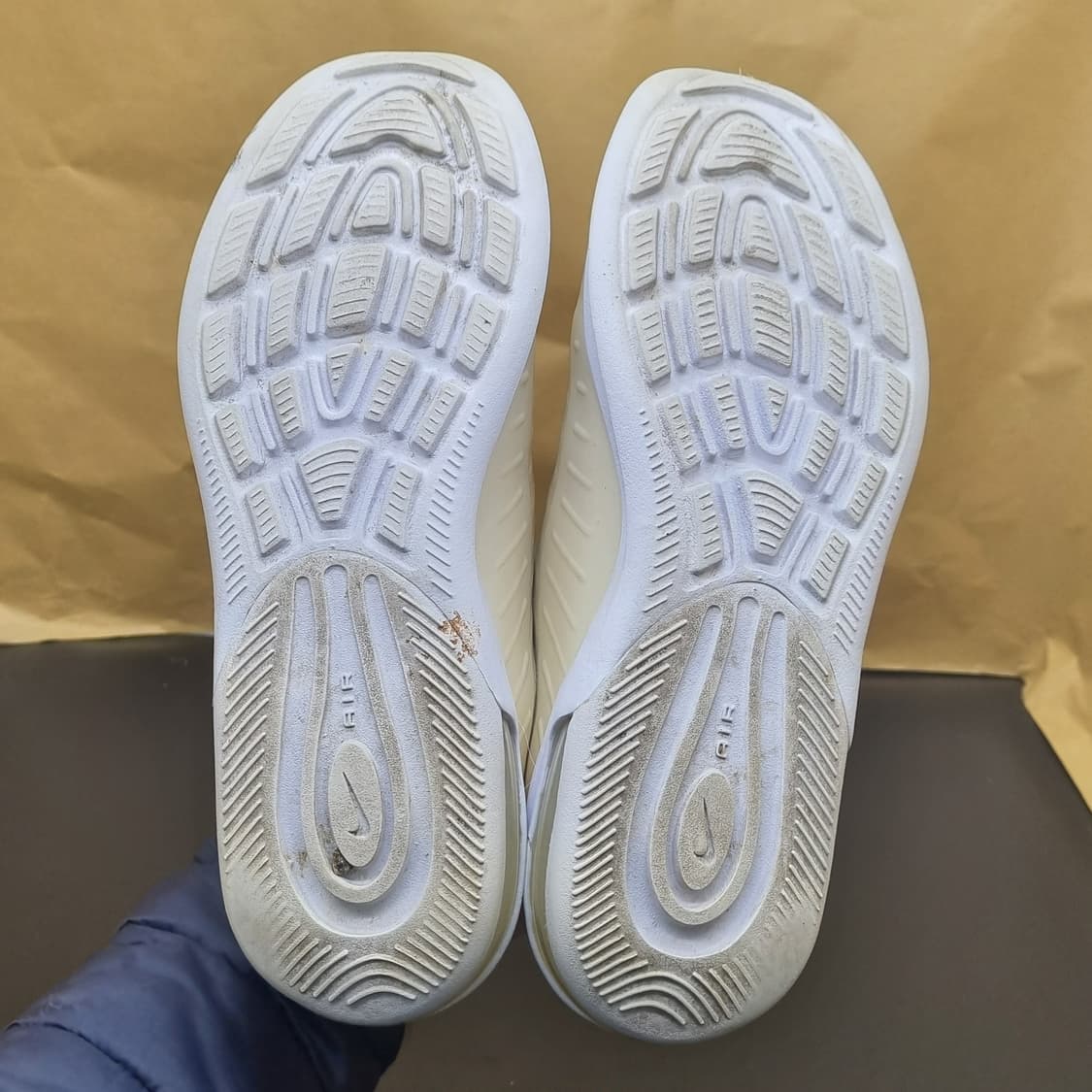 나이키 에어맥스 엑시스 여성운동화235  상품이미지3