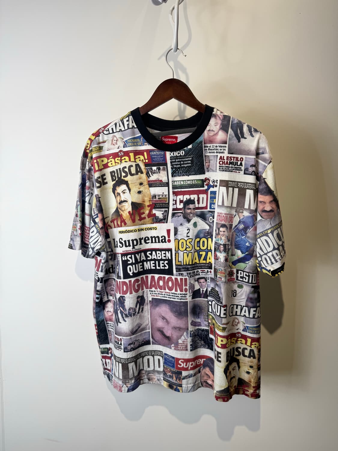 슈프림 헤드라인 프린트 티셔츠  상품이미지1