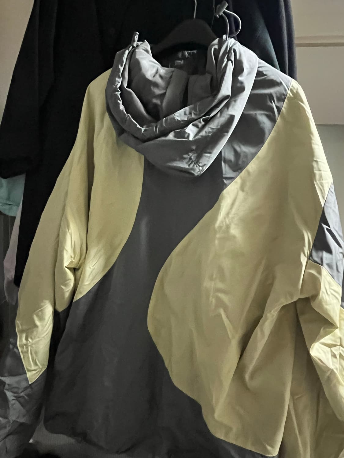 H&m 웨이브 윈드브레이커 L 상품이미지2