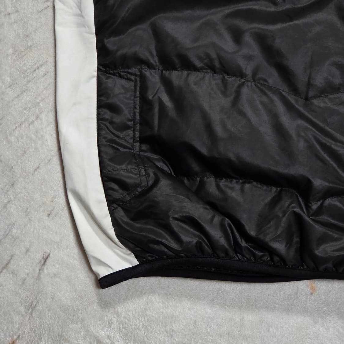 아디다스 반팔 아노락 패딩 상품이미지4