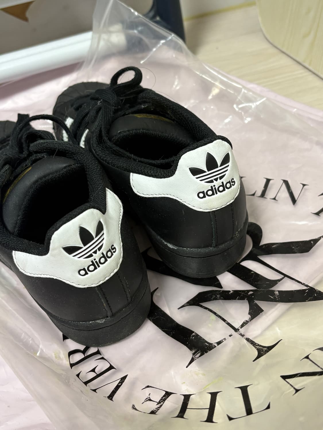 아디다스 슈퍼스타 220 상품이미지3