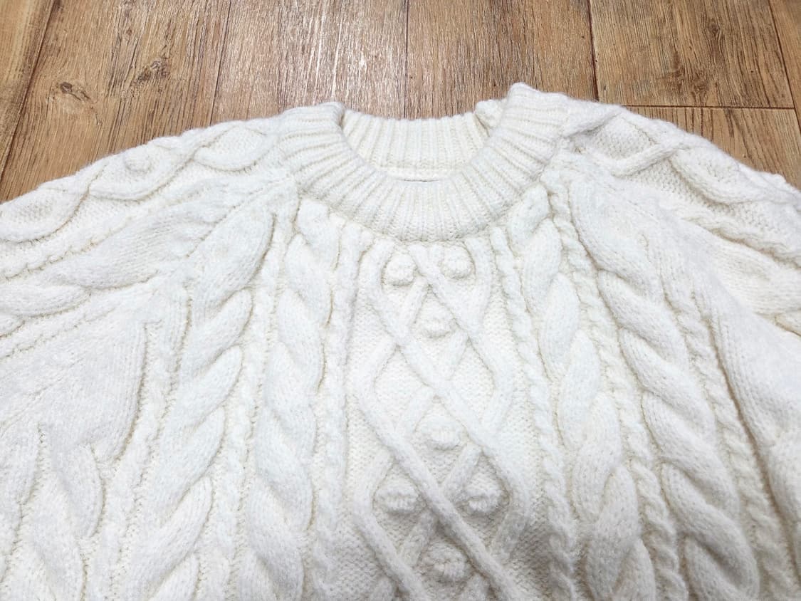 니어웨어 언유즈얼리(UNUSUALLY) 케이블니트 프리사이즈 새상품 상품이미지4