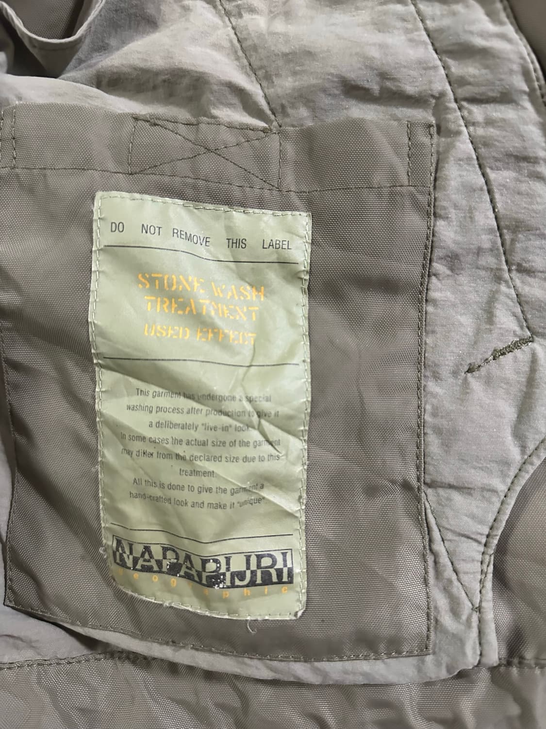 NAPAPIJRI 스톤 워시드 바람막이 자켓 상품이미지6