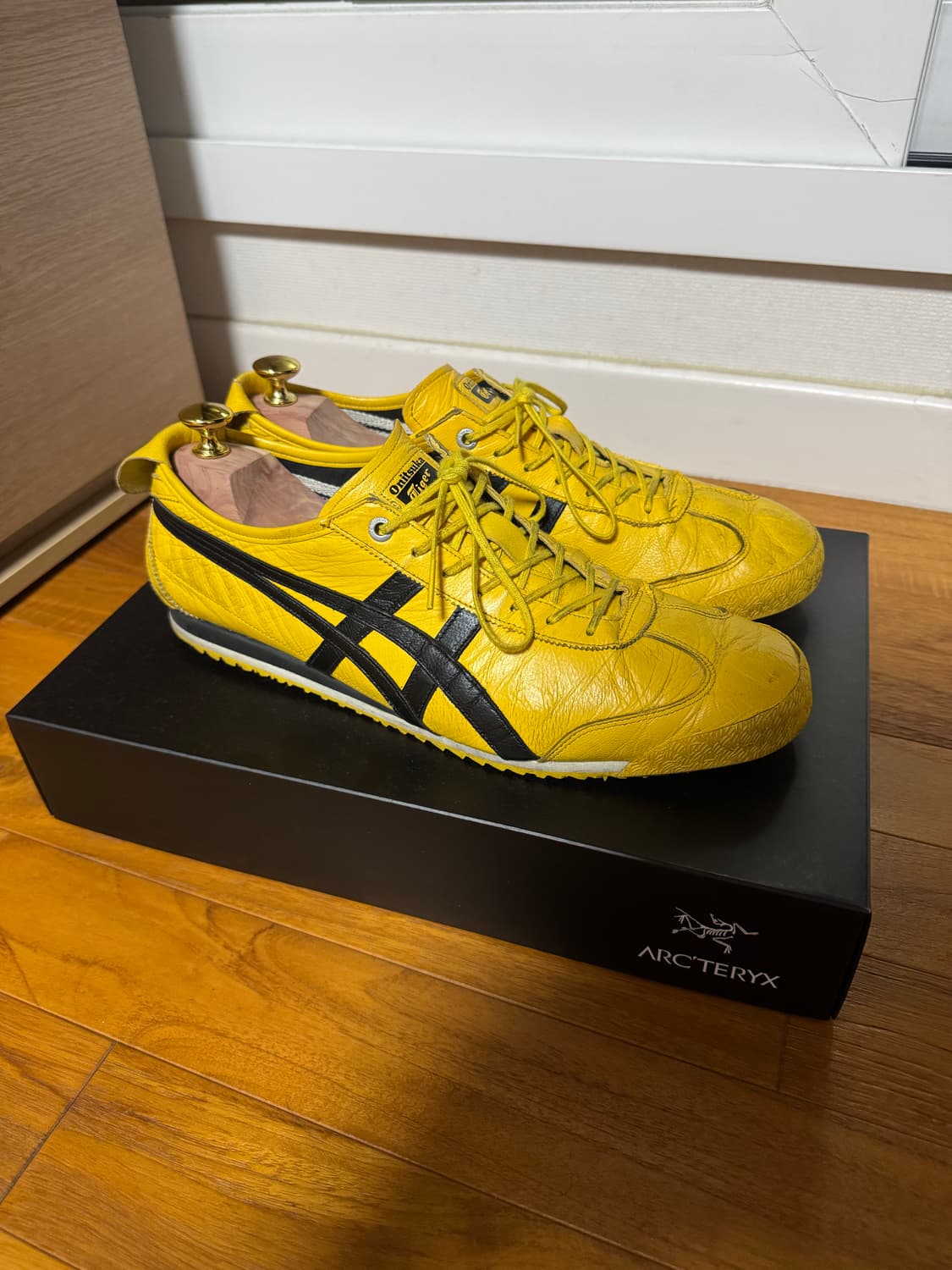 오니츠카 타이거 SD 옐로우/블랙 290사이즈 상품이미지1