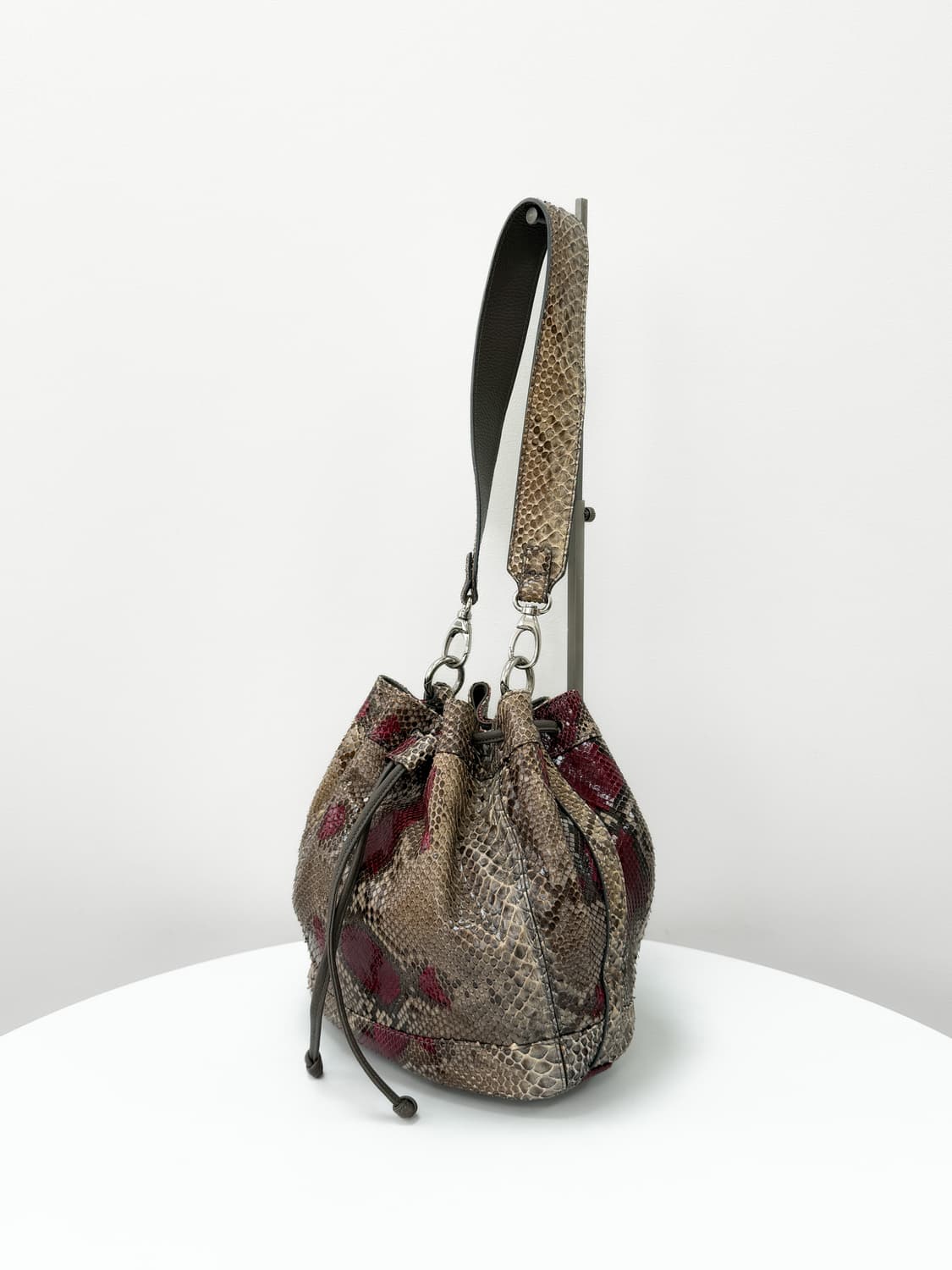 콜롬보 파이톤 드로우스트링 숄더백 상품이미지4