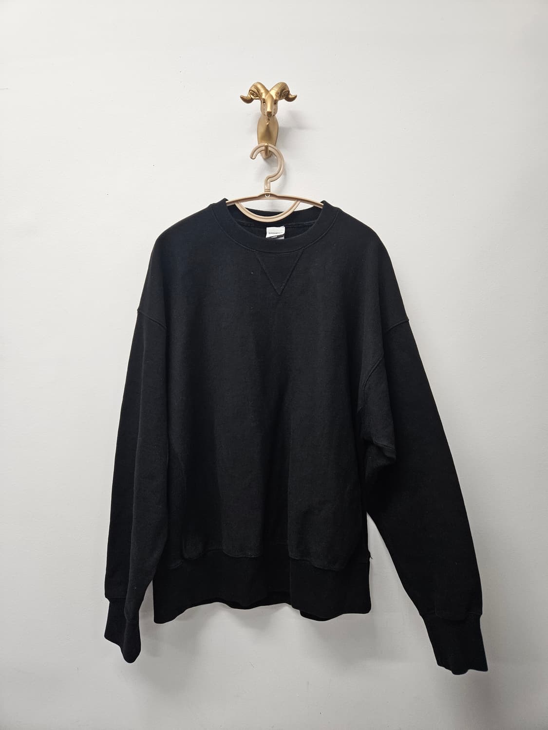 아웃스탠딩 스웻 맨투맨 블랙 상품이미지1