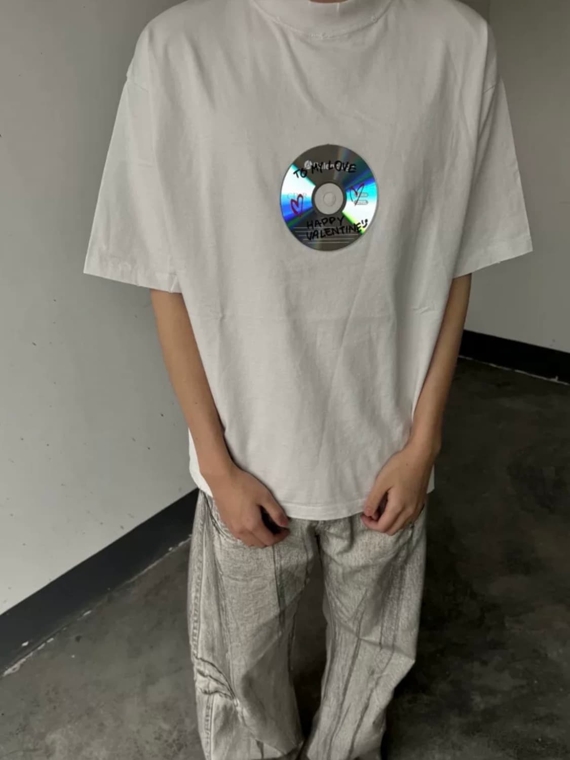 [M] 발렌시아가 24SS 발렌타인 투 마이 러브 CD 반팔 티셔츠 상품이미지3
